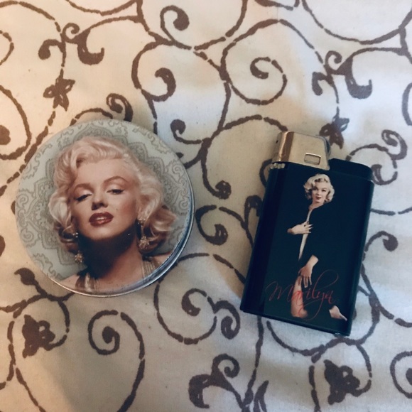 Marilyn Monroe bundle - Picture 1 of 3